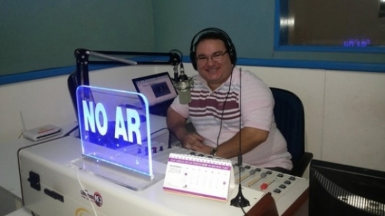 Un prezentator de radio a fost impuscat MORTAL in DIRECT