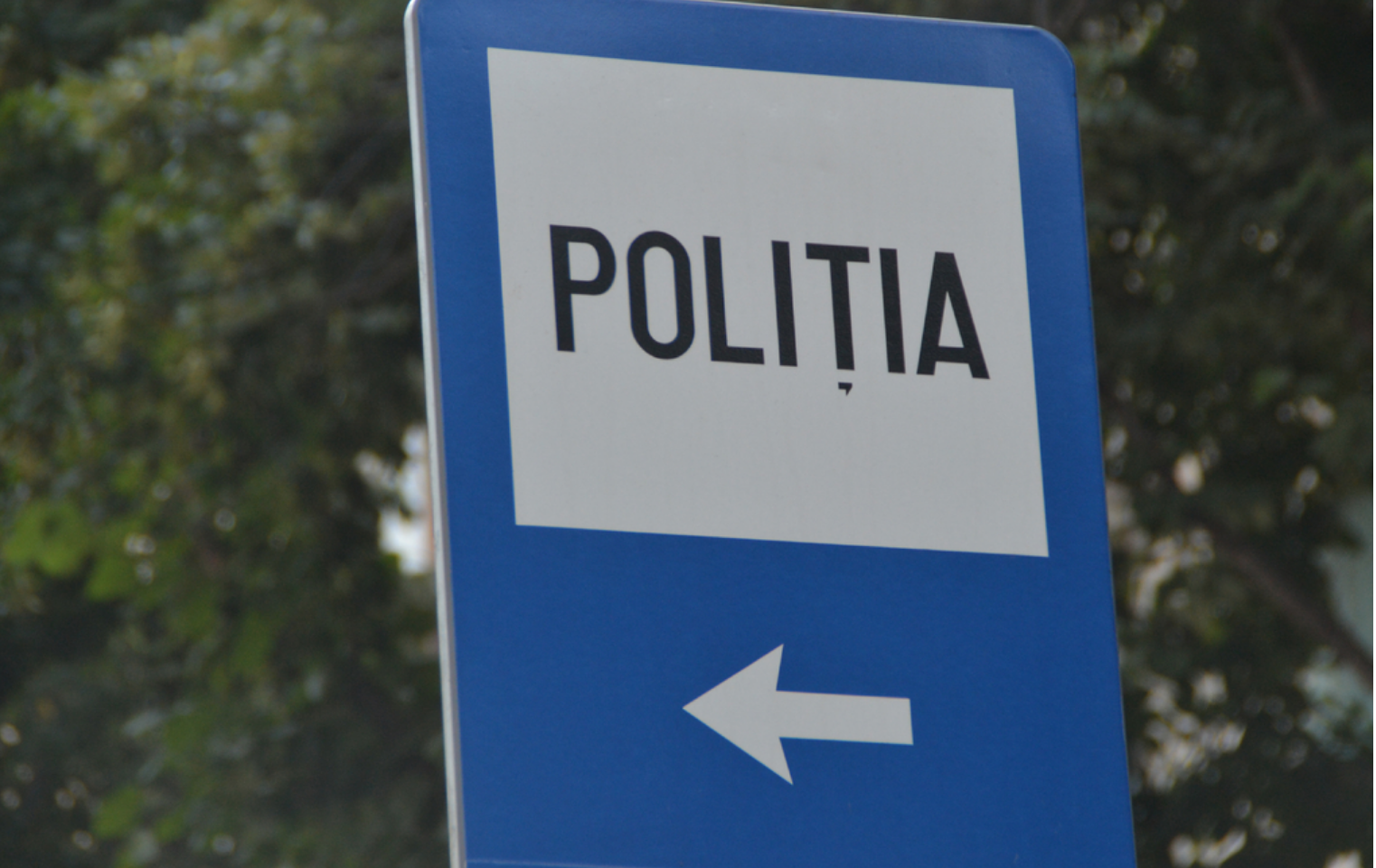 Un primar a batut un consilier local