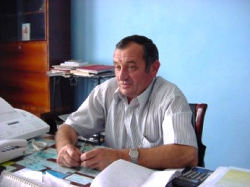 Un primar arădean a cumpărat 760 de coşuri de gunoi stradale, care costa de 3 ori mai mult decat veniturile comunei în 2017