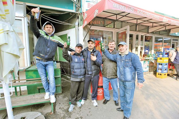 Un pub din Constanța oferă bere gratis celor care votează