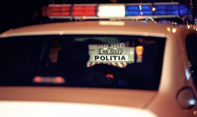Un tânăr care a făcut accident i-a rugat pe polițiști să aibă grijă de berea din mașina lui