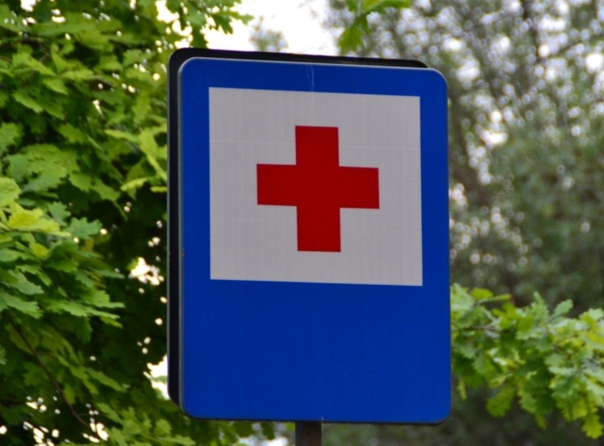 Un tanar de 21 de ani a murit, dupa ce a fost plimbat intre 5 spitale din 3 orase