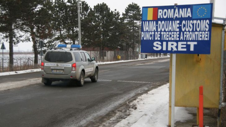 Un TIR ucrainean încarcat cu cărbune a luat foc în Vama Siret