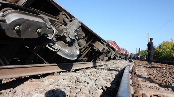 Un tren a deraiat în apropiere de Orșova. Circulația pe tronsonul București - Timișoara a fost întreruptă