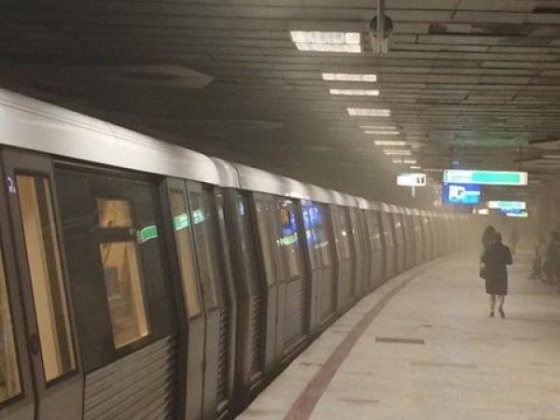 Un tren a luat foc la metrou starnind panica