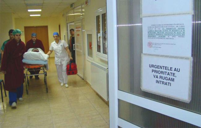 Una dintre fetele gasite aproape inecate în piscina din Străuleşti a decedat