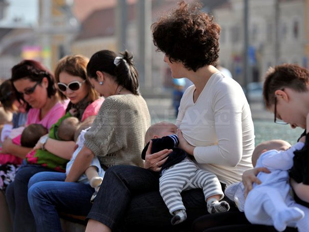 UNICEF: Doar 16% dintre nou-născuţii din România sunt alăptaţi în primele şase luni de viaţă