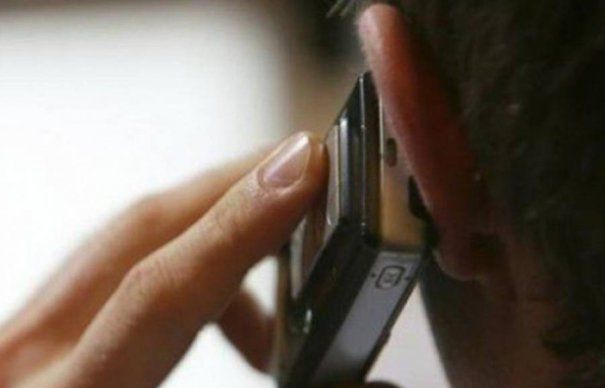 Utilizarea intensiva a telefonului mobil ar putea favoriza aparitia sindromului de tunel carpian
