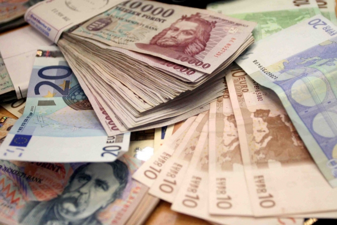 Variantele sindicatelor pentru salariul minim în 2017
