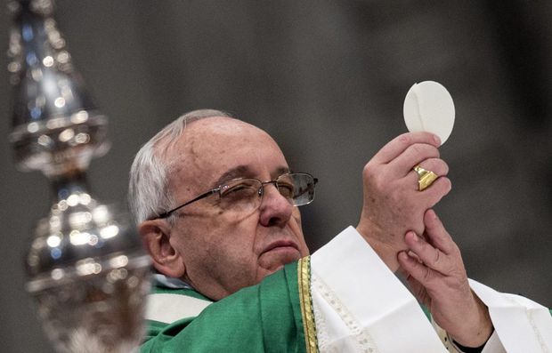 Vaticanul interzice pâinea fără gluten în cadrul slujbelor Bisericii Catolice