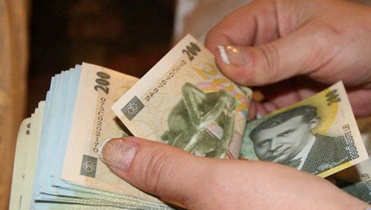 Veste proastă pentru cei cu credite în lei! RATE MAI MARI in 2017