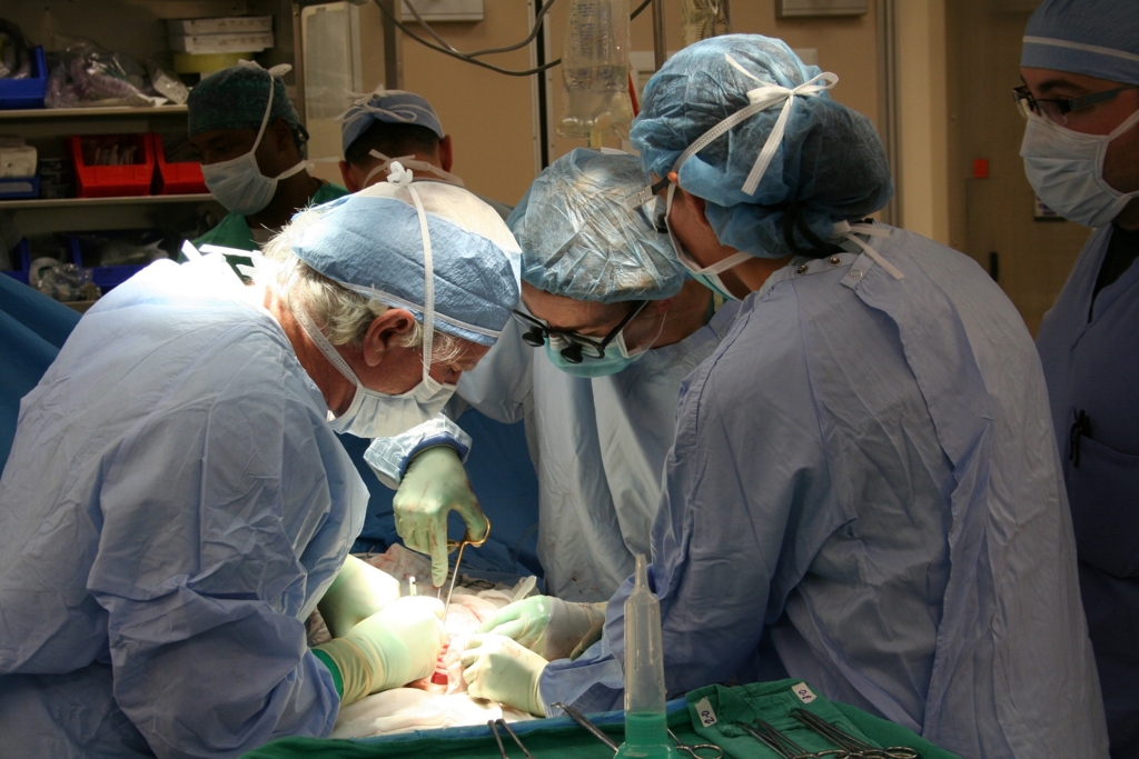 Vesti bune pentru chirurgia cardiaca: noi instrumente chirugicale, cu senzori inteligenti