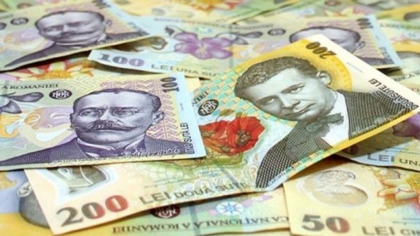 Vesti bune pentru inceputul scolii! Zeci de elevi vor avea burse in valoare de 1900 de lei pe luna