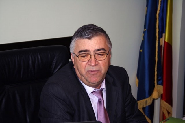 Victor Chirila, fost vicepresedinte al Consiliului Judetean Iasi, a fost retinut de procurorii DNA