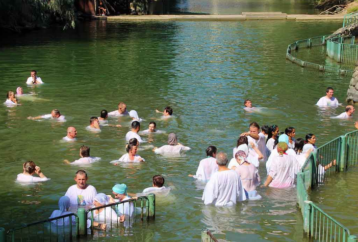 VIDEO De Boboteaza în Israel, pe 19 ianuarie, apele râului Iordan în care a fost botezat Hristos la această dată curg în sens opus
