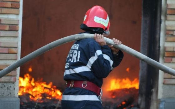 Vila distrusa de flacari la Pitesti