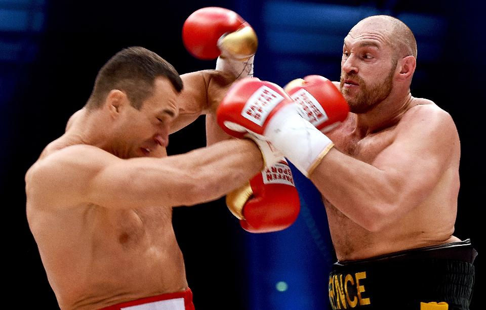 Vladimir Kliciko a fost DEPOSEDAT de centurile WBA, IBF și WBO. Tyson Fury e noul campion mondial