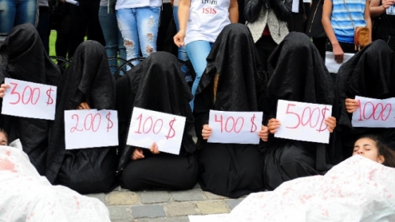 Vrei o sclava sexuala? Dă concurs la Statul Islamic!