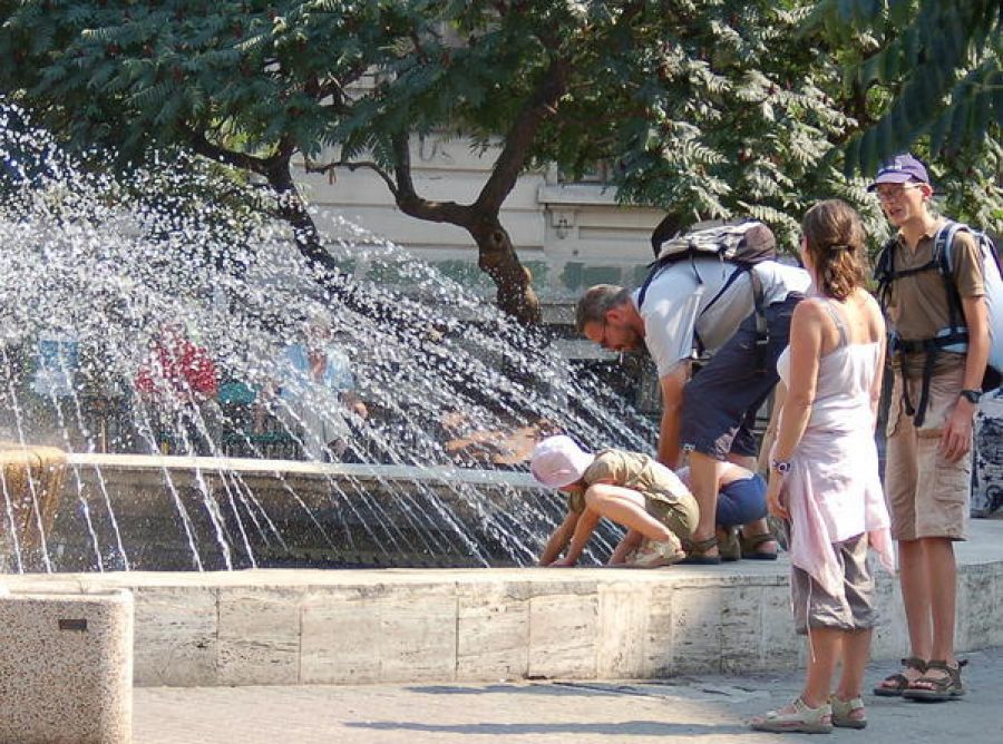 Weekend cu mult soare - temperaturi de 32-34 de grade, seara sunt posibile posibile averse
