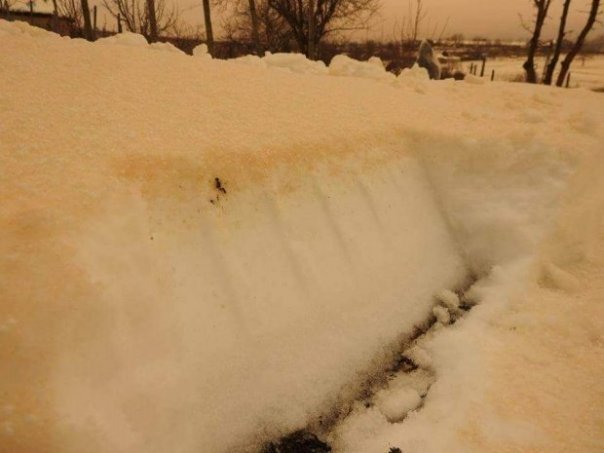Zapada portocalie este periculoasa pentru oameni. Medicii recomanda sa se evite deplasarile pe strada