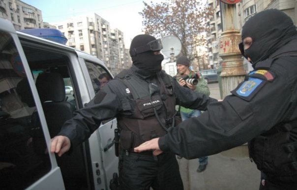 Zeci de persoane sunt audiate la aceasta ora dupa incidentele de la protestul din Piata Victoriei