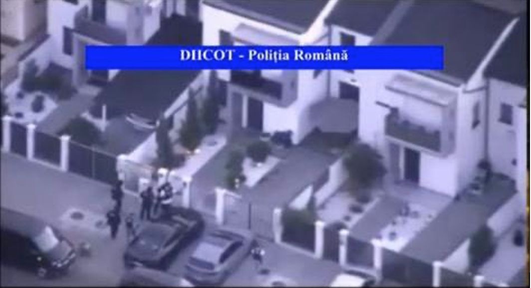 violet sharp specification Viitorul sună bine, prezentul şi mai şi! Droguri, masini de lux si sprijin politic pe milioane de euro in clanurile interlope din Arad violet sharp specification Viitorul sună bine, prezentul şi mai şi! Droguri, masini de lux si sprijin politic pe milioane de euro in clanurile interlope din Arad